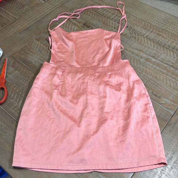 superdown
sienna strappy back dress color: dusty rose - Picture 3 of 13